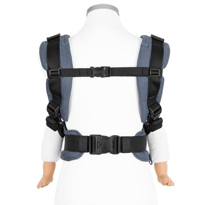 Das ergonomische Design der Fidella® Fusion wächst mit und passt sich optimal an dein wachsendes Kind an.